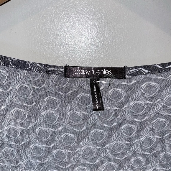 Daisy Fuentes print blouse - Picture 2 of 3